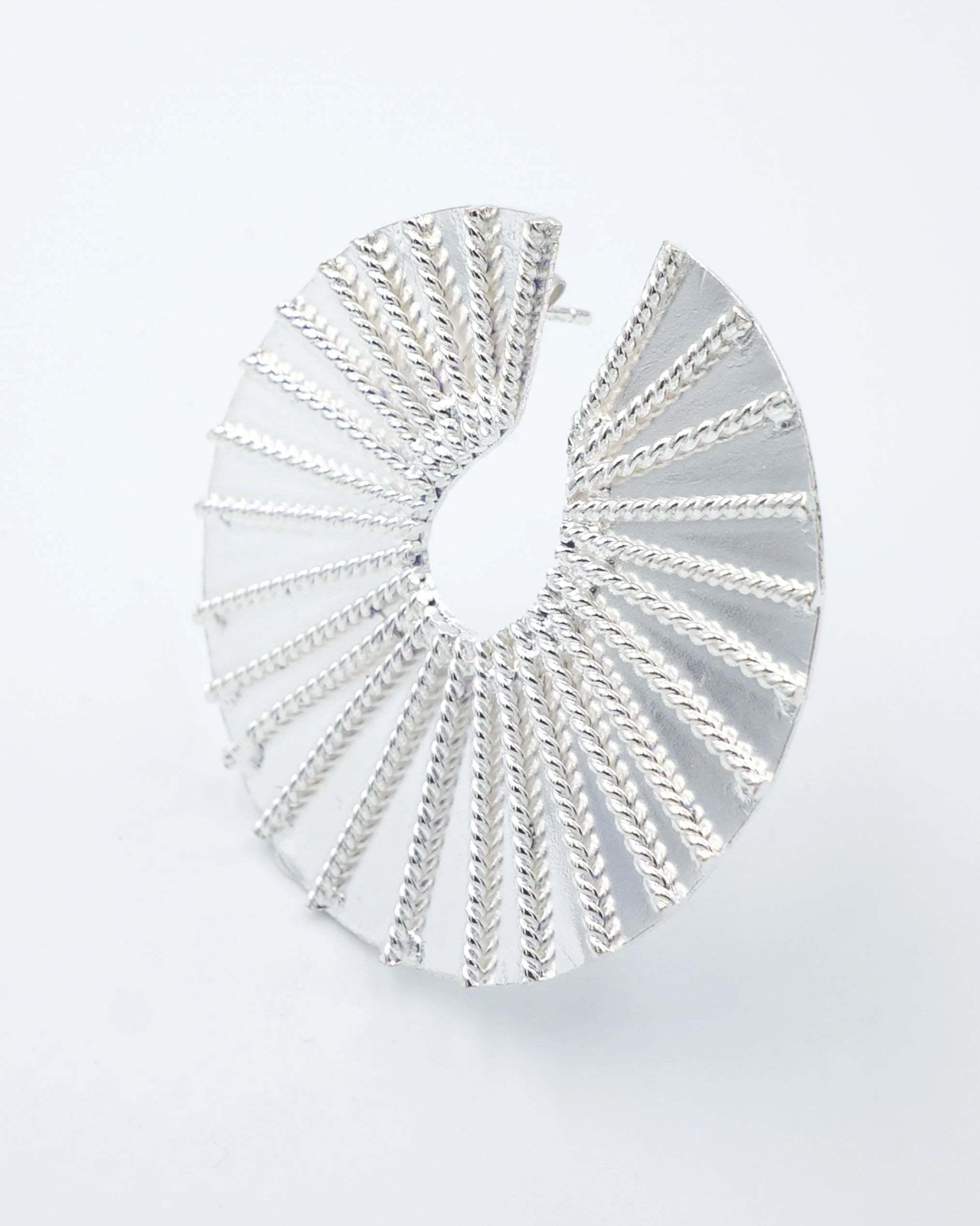 Pendienetes Shaki Plateados Tiahra K5631