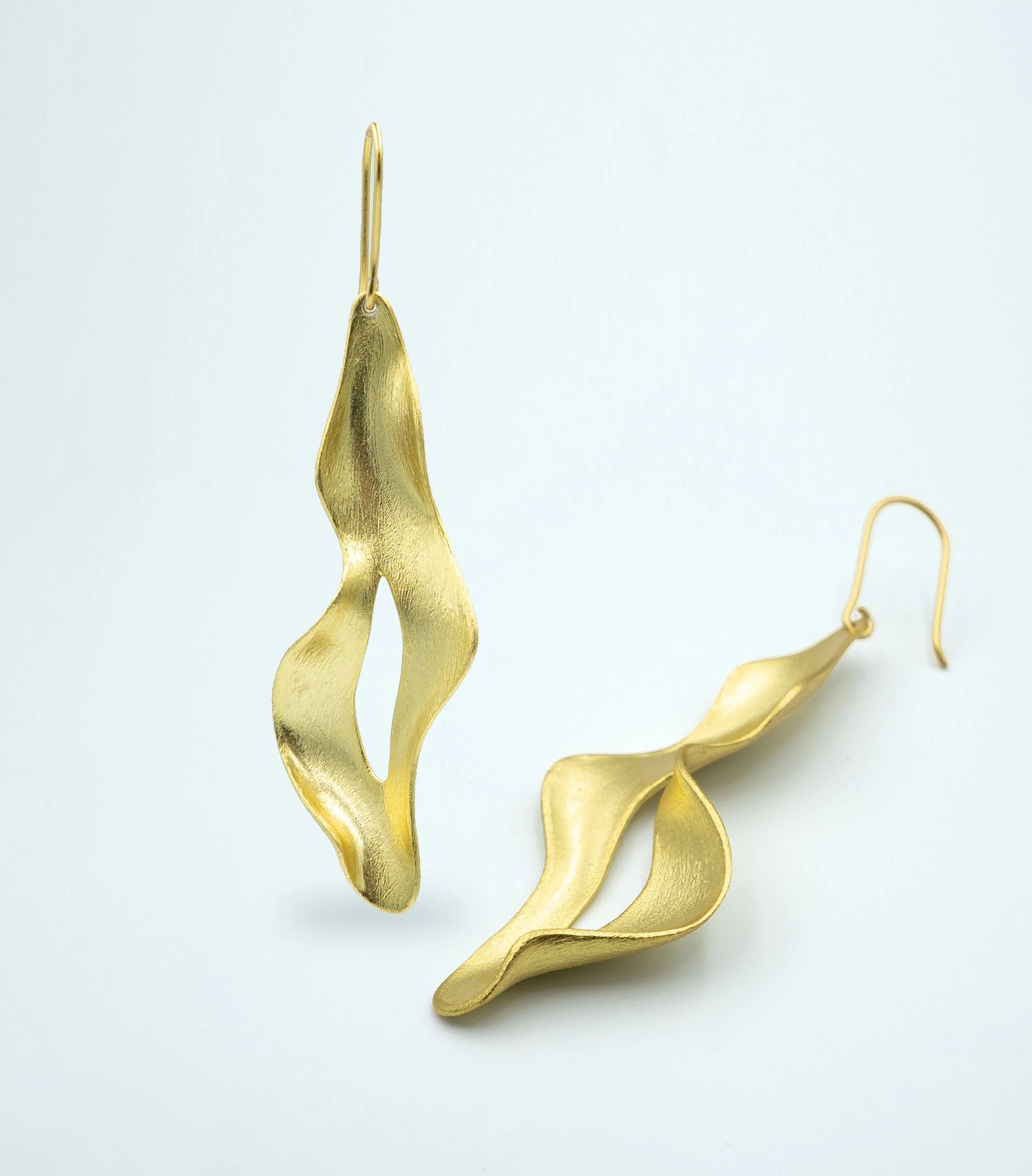 Pendientes dorados Monalisa Tiahra N5559