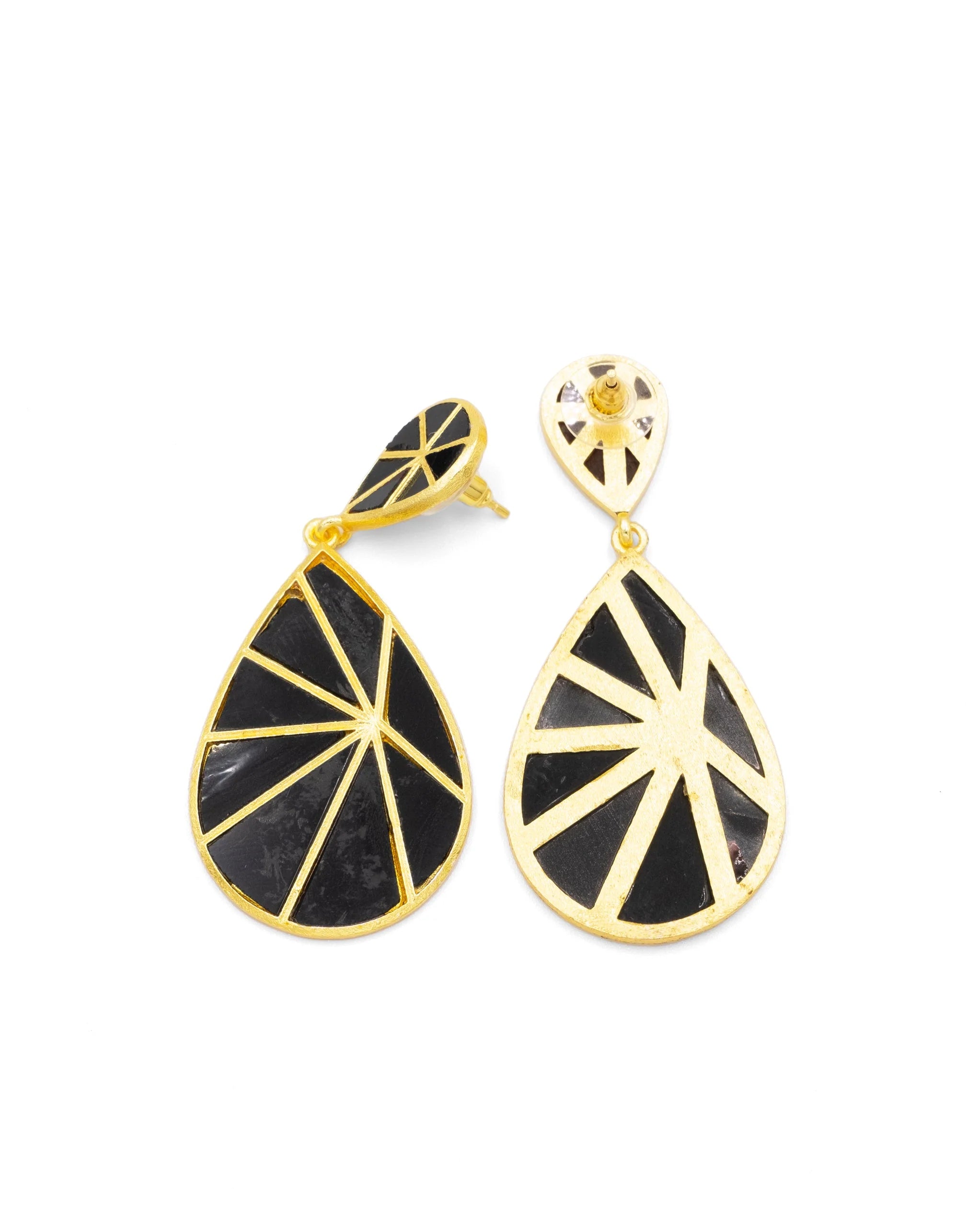 Pendiente Dorado Ammar Onix Negro Tiahra