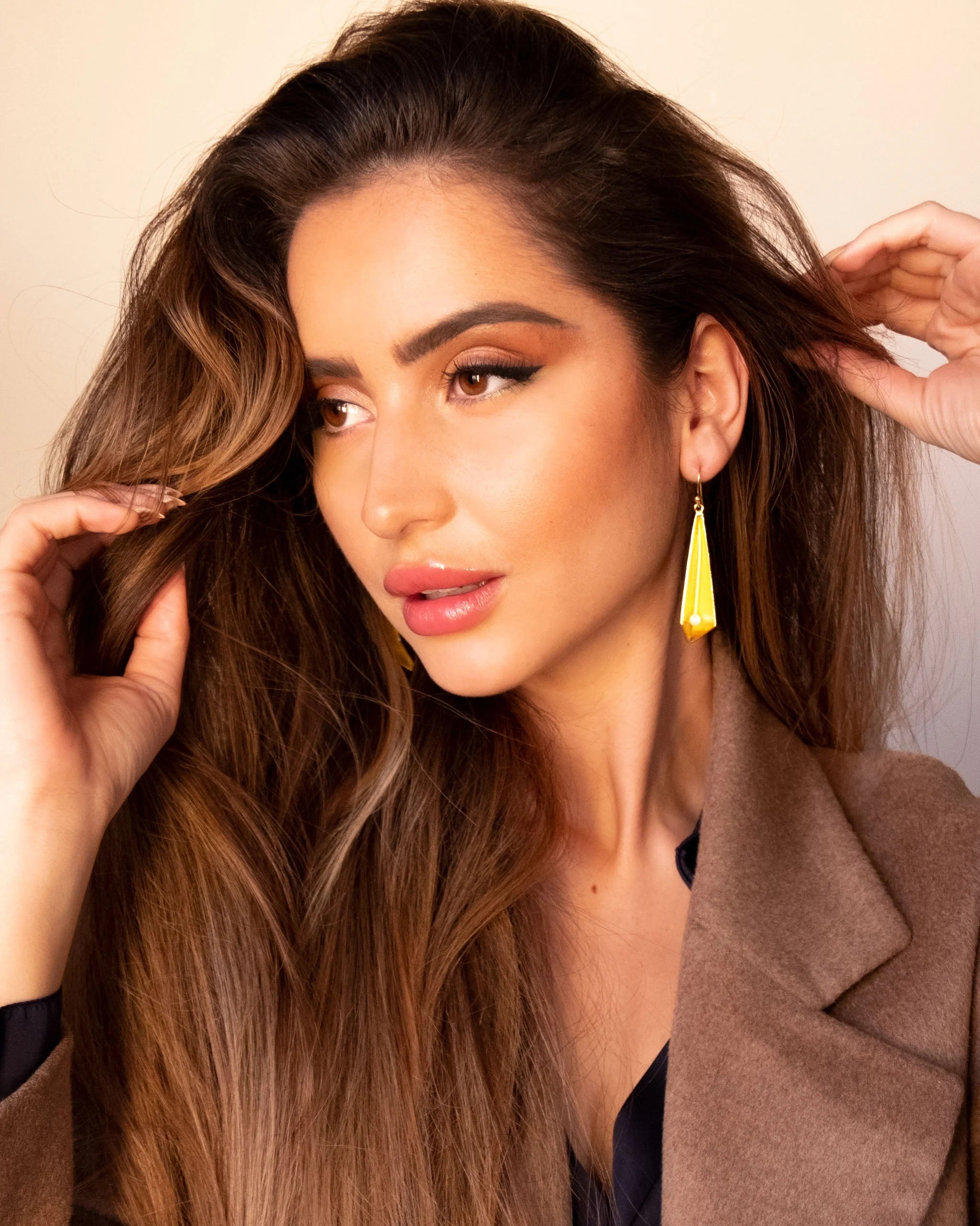 Pendientes Dorados Falak Madre Perla Tiahra  K5822