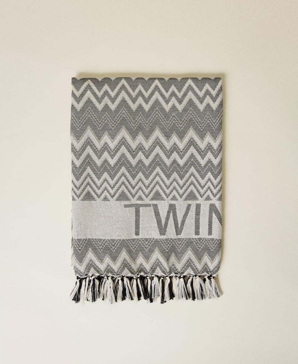 Toalla de playa de jacquard con logotipo y flecos Twinset