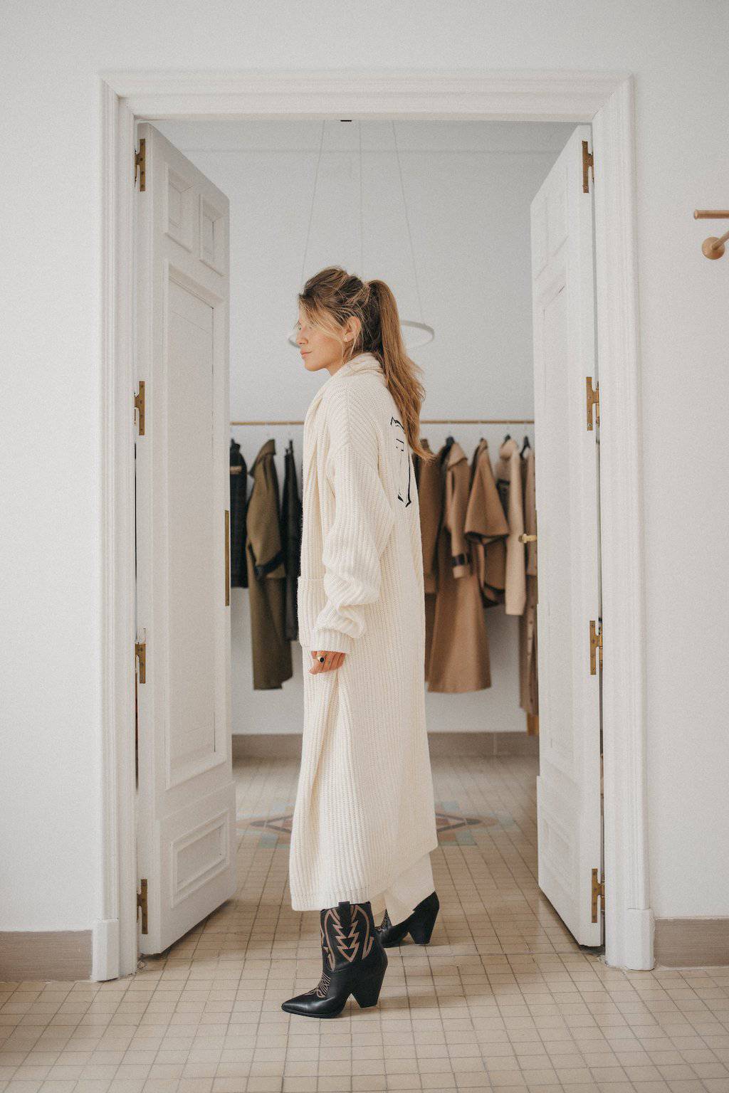 Chaqueta punto larga blanca IMILOA - Bayolo Concept Store