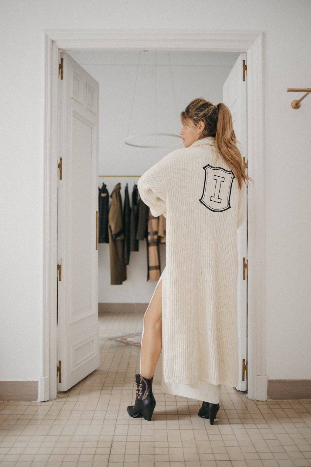 Chaqueta punto larga blanca IMILOA - Bayolo Concept Store