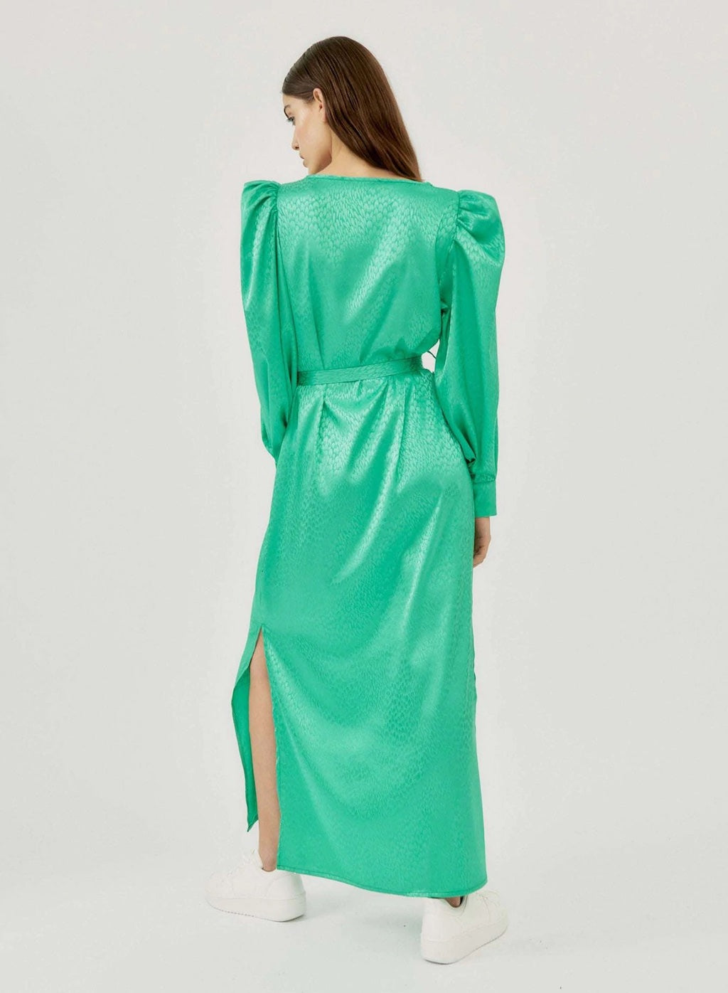 Vestido largo con mangas abullonadas de Silvian Heach