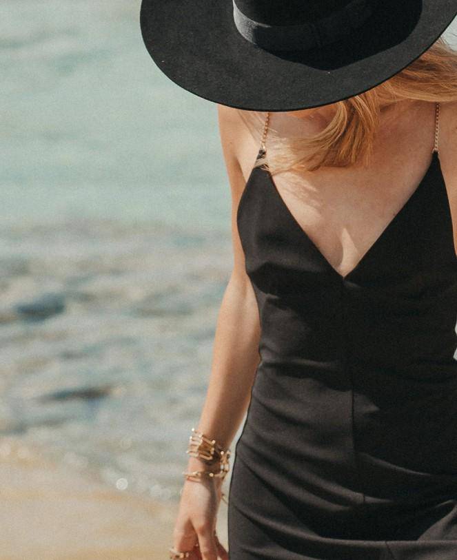 vestido de crepe elástico con tirantes en cadena - Bayolo Concept Store
