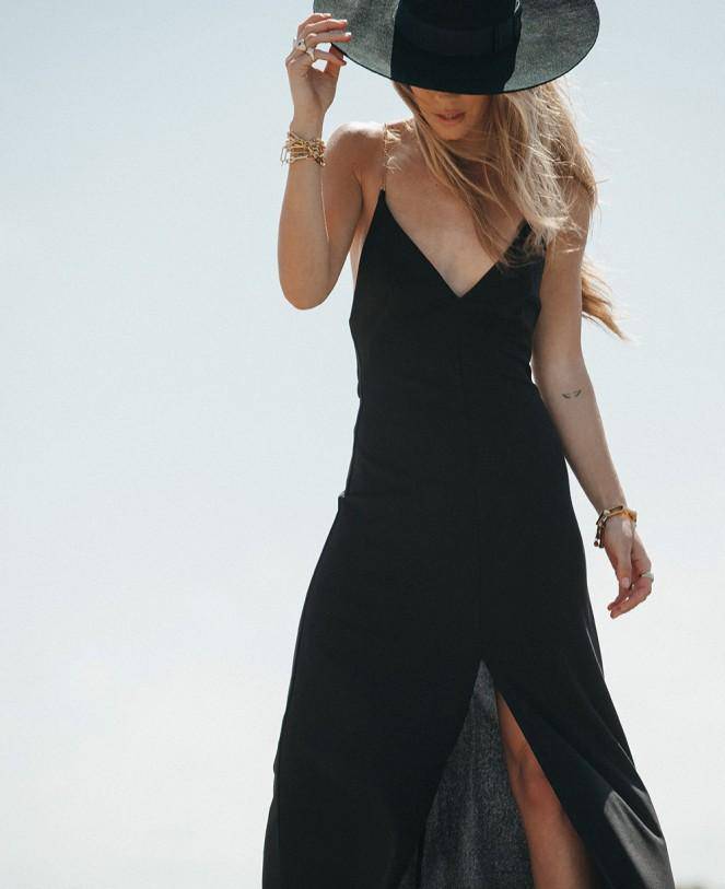 vestido de crepe elástico con tirantes en cadena - Bayolo Concept Store