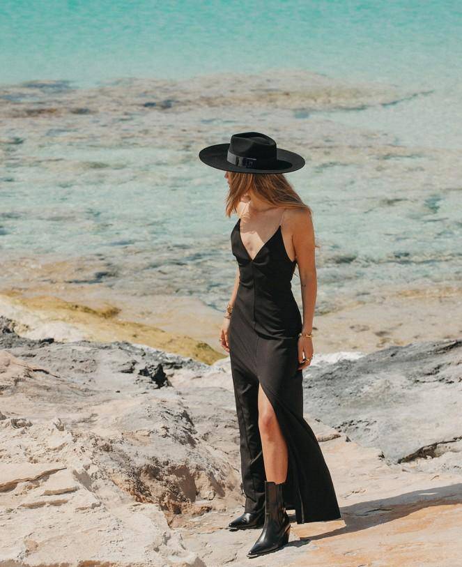 vestido de crepe elástico con tirantes en cadena - Bayolo Concept Store