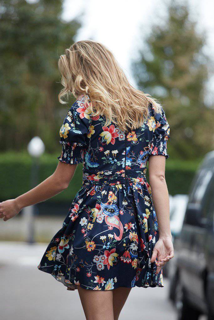 Vestido escote pico flores japonesas - Bayolo Concept Store