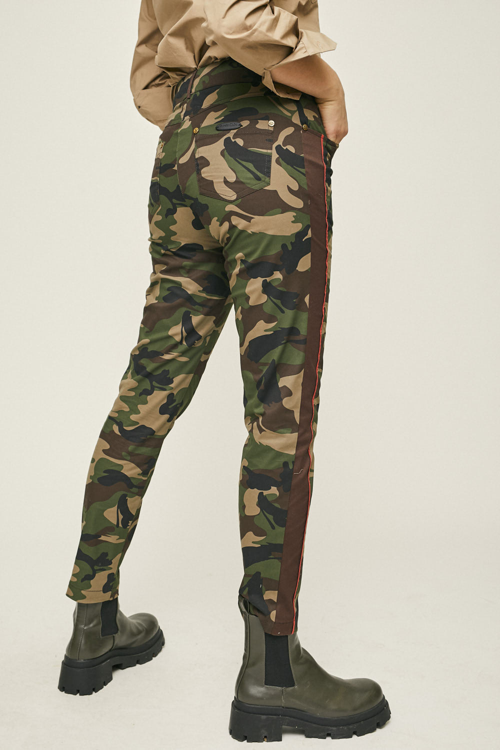 Pantalón Kenia camuflaje Poupee Chic by Mercedes de Miguel