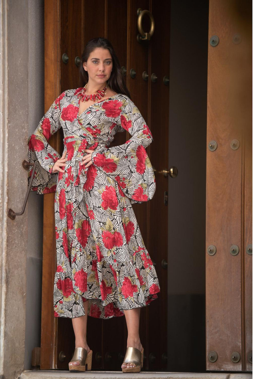Vestido cruz con volantes clavel Káhyra
