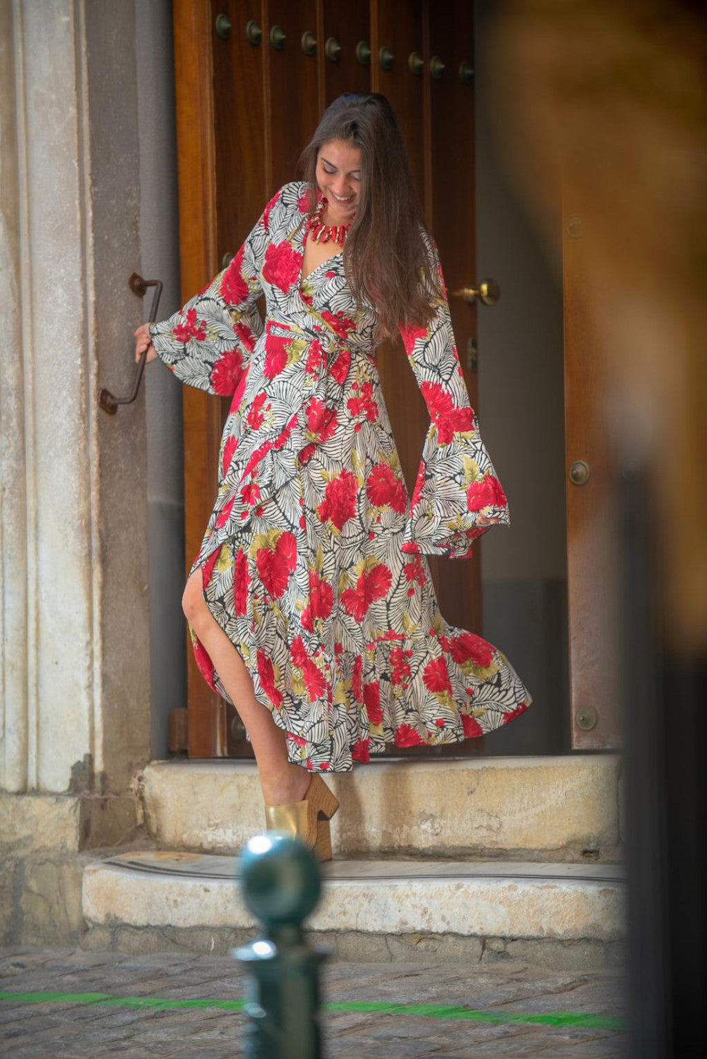 Vestido cruz con volantes clavel Káhyra