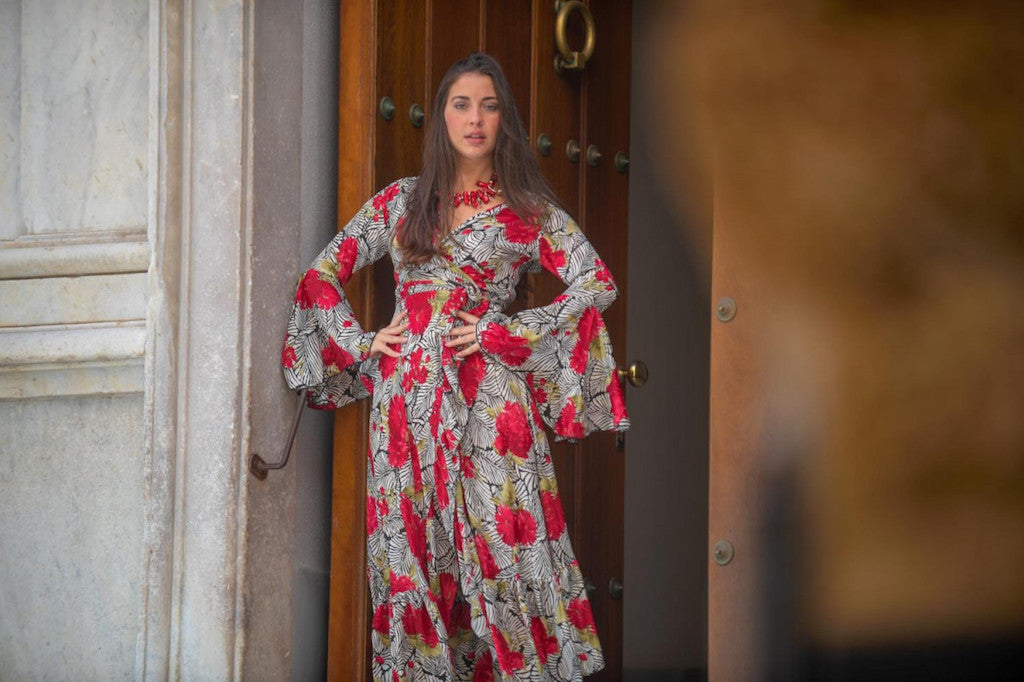 Vestido cruz con volantes clavel Káhyra